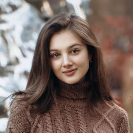 Elena Jhones